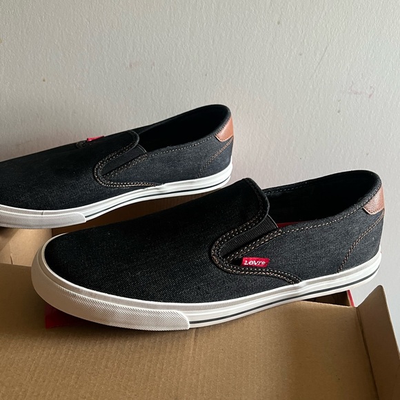 BRAND NEW Levi’s men’s 11M slip on - Picture 3 of 7